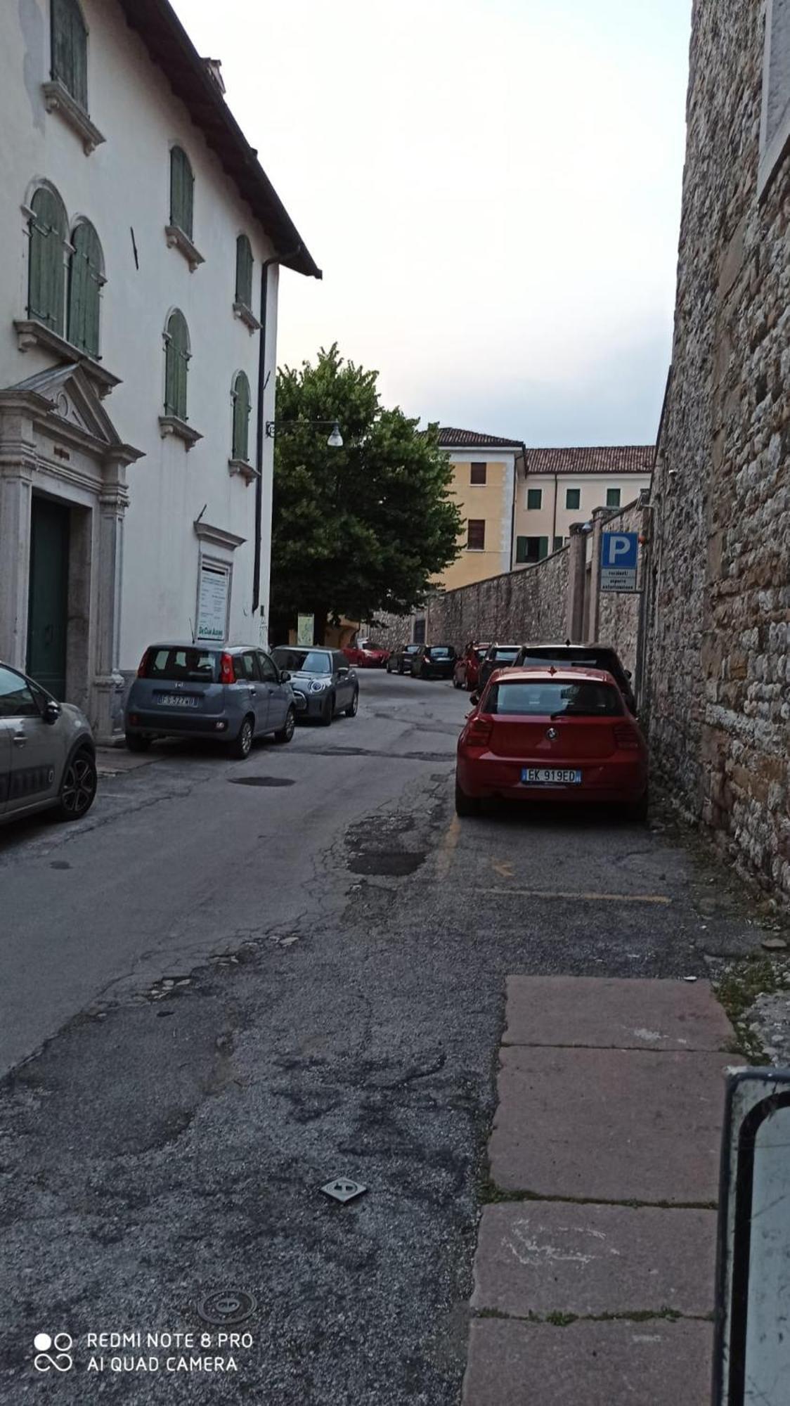 Il Vicolo_Carinissimo Appartamento In Centro Storico, Zona Giorno Mansardata Belluno Exterior foto